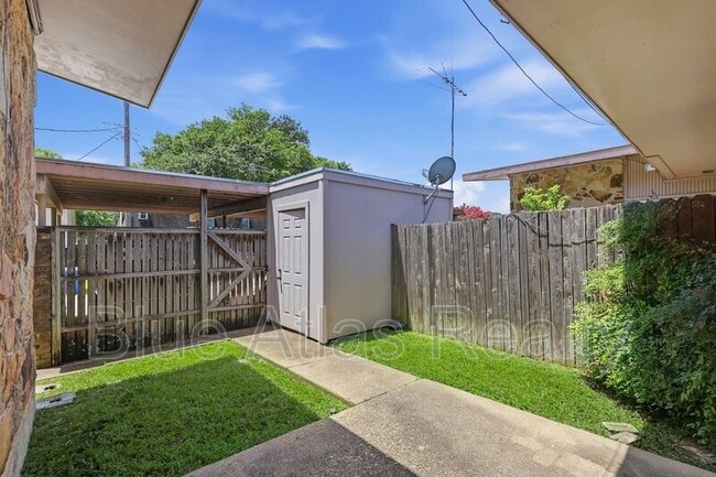 Building Photo - 13424 Blossomheath Ln