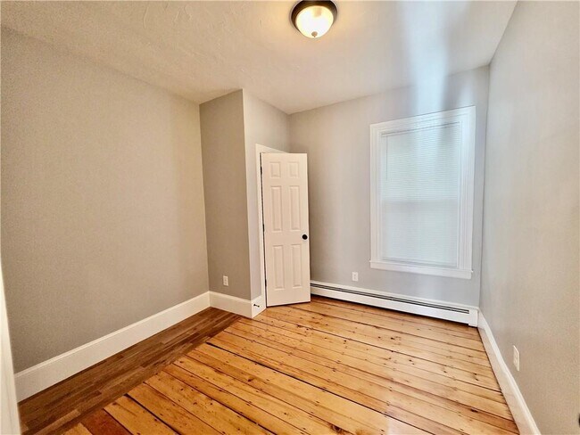 Building Photo - 73 Vernon St