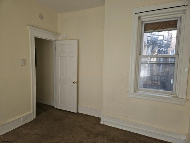 Building Photo - 3818 Ventnor Ave