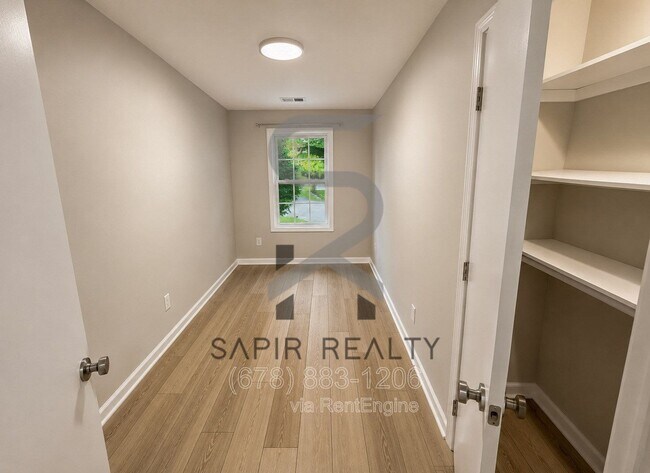 Building Photo - 1171 Arborvista Dr NE