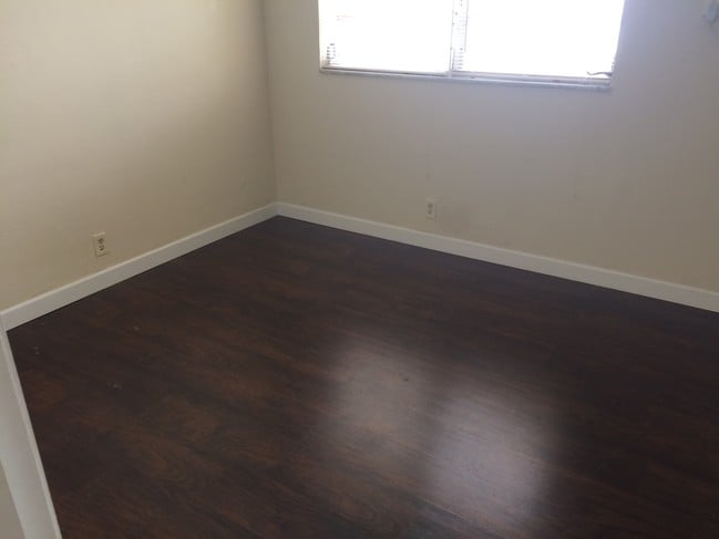 Building Photo - 247 SW 3rd Ave