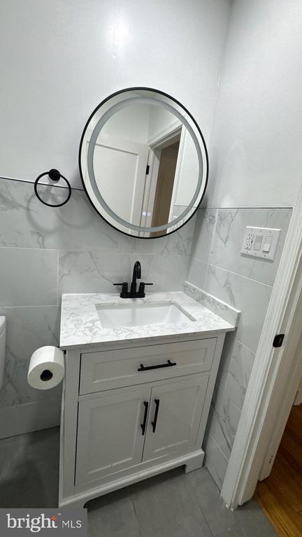 Building Photo - 436 Westshire Dr