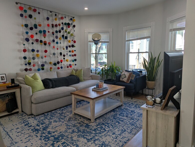 Building Photo - 14 Seven Pines Ave