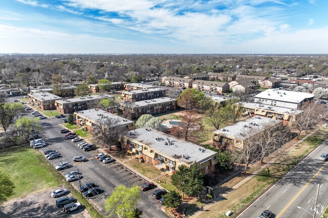 Building Photo - Magnolia Woods