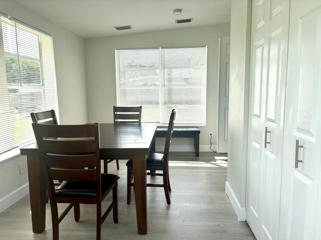 Building Photo - 534 NW 5th St