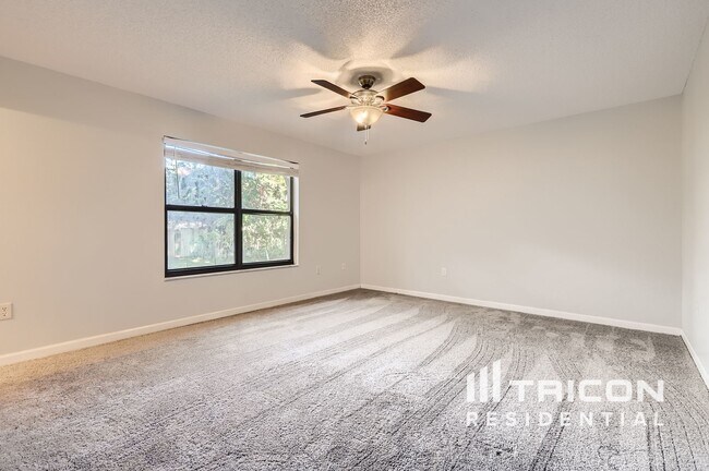 Building Photo - 816 Village Way