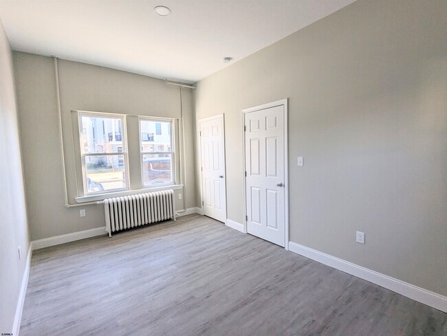 Building Photo - 2 N Portland Ave
