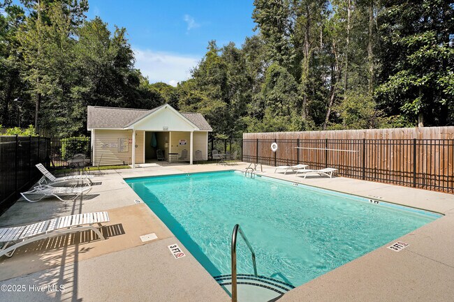 Building Photo - 4519 Sagedale Dr