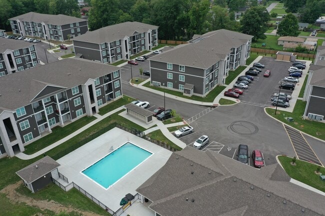 Building Photo - Lower Hunters Trace