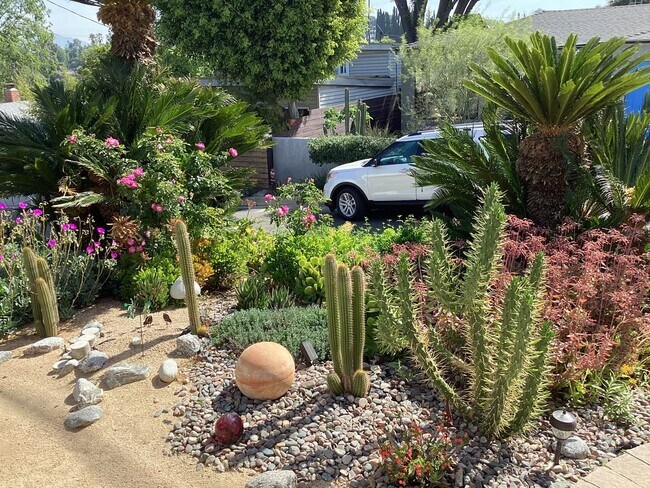 Building Photo - Montecito Heights with Breathtaking Views!
