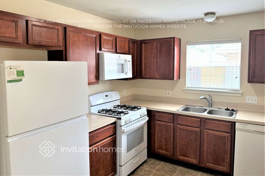 Building Photo - 6348 Austinville Dr