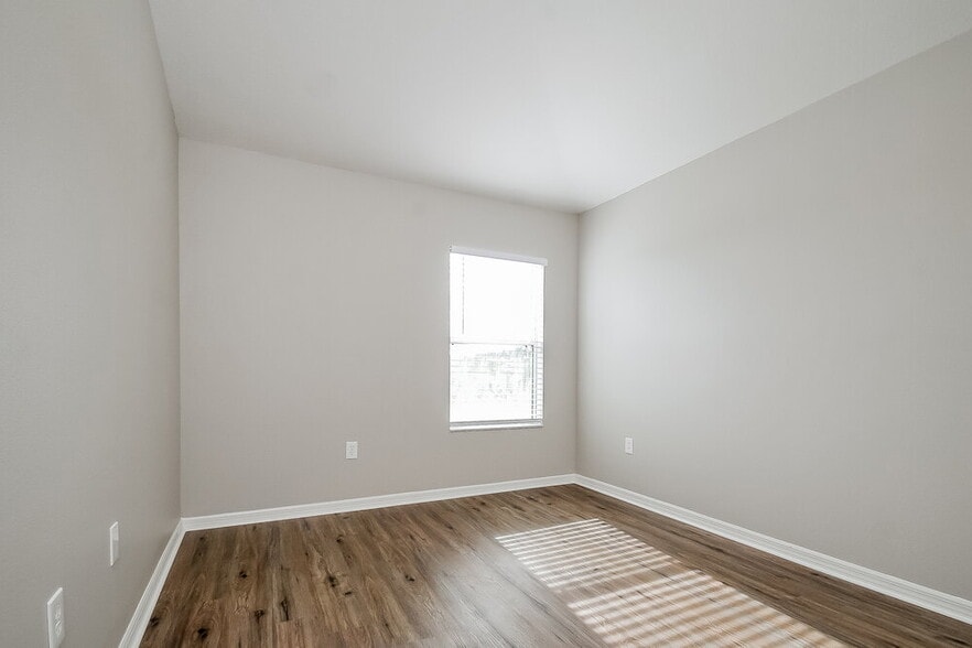 Building Photo - 12527 Evington Point Dr