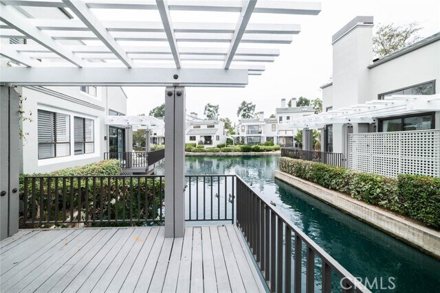 Building Photo - 31 Waterway