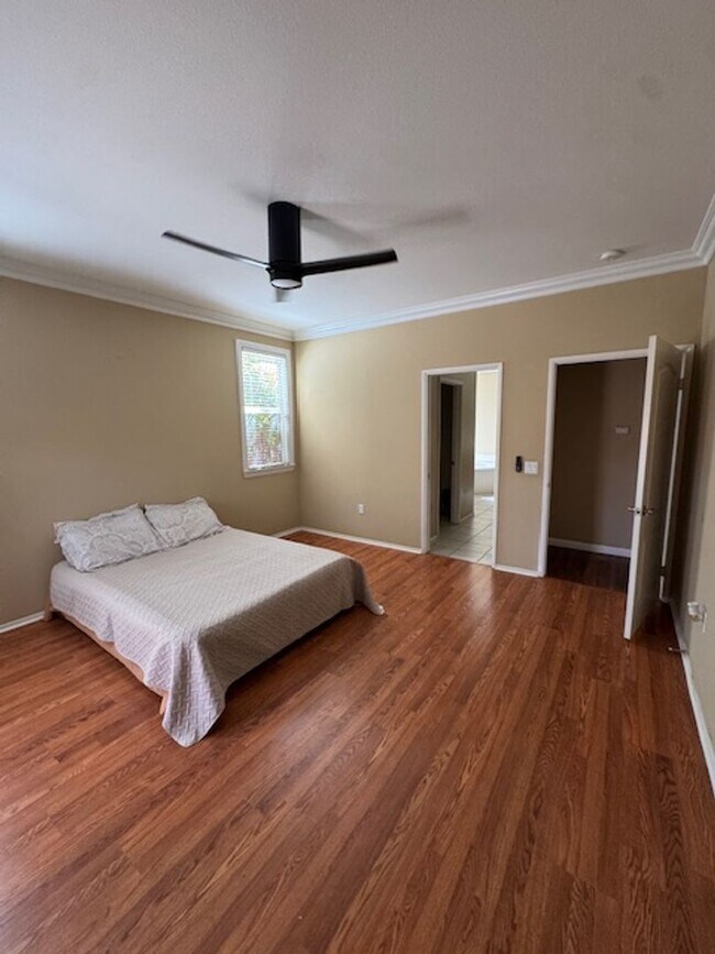 Building Photo - Experience comfort, security, and lifestyle all in one—this is 55+ living at its finest in Hemet!