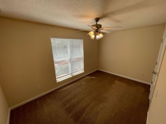 Building Photo - BRIDGEWATER HOME! PRE-LEASING FOR AUGUST 2...