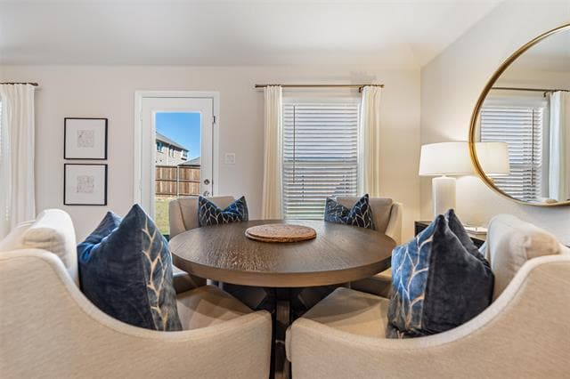 Building Photo - 137 Greenback Trl