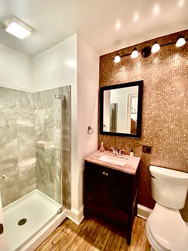 Building Photo - 4002 Chatham St