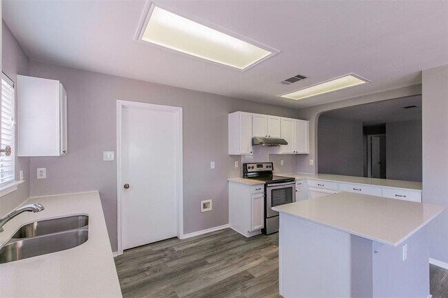 Building Photo - 2645 Andres Way
