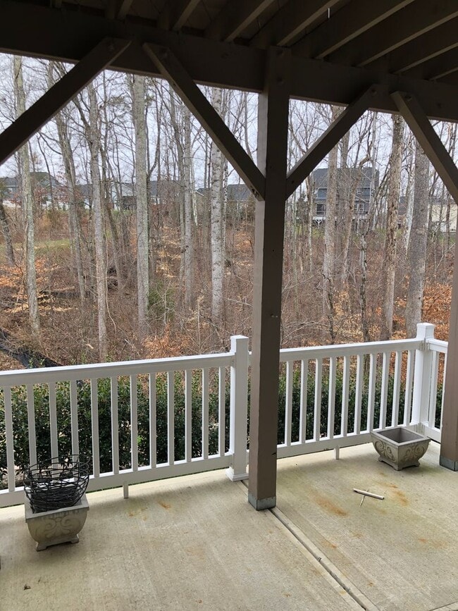 Building Photo - Beautiful like new home with full finished basement