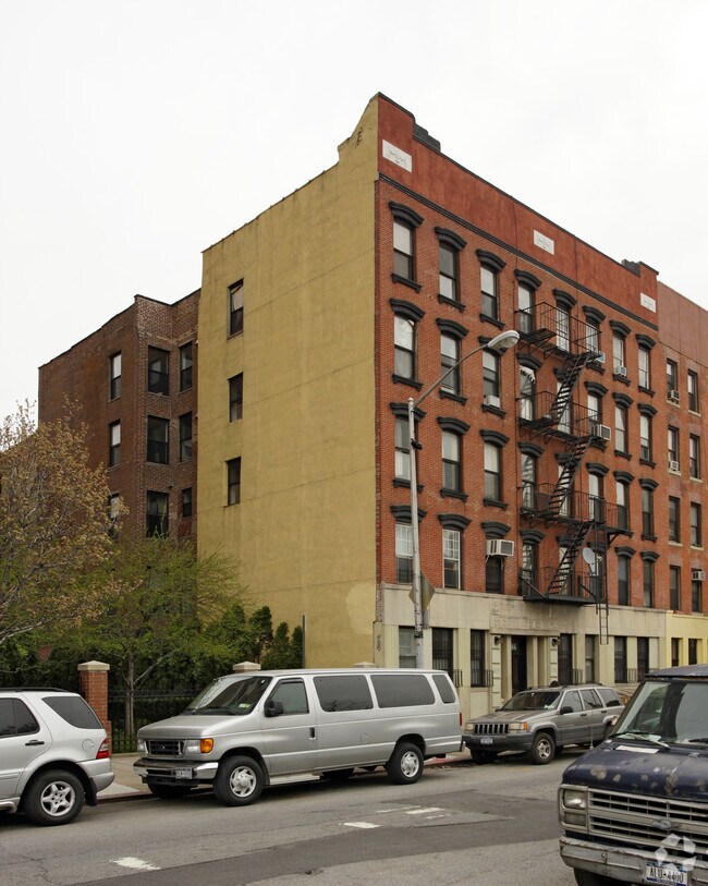 Primary Photo - 286 E 2nd St