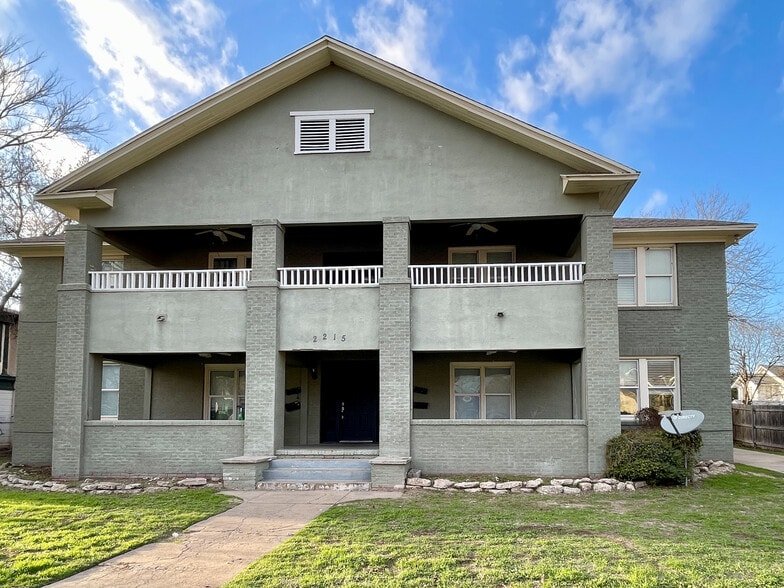 Primary Photo - 2215 Sanger Ave