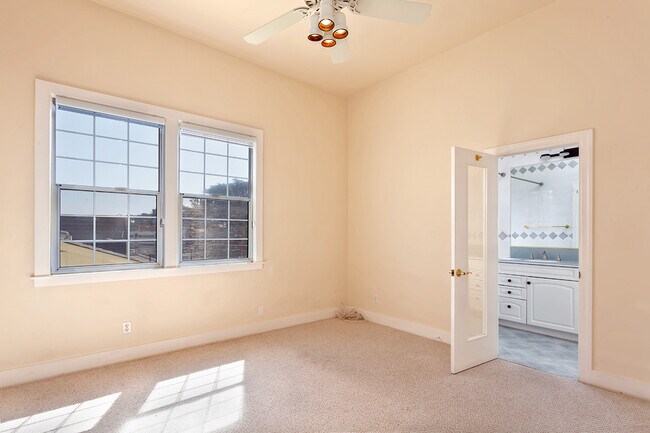 Building Photo - 544 Mississippi St