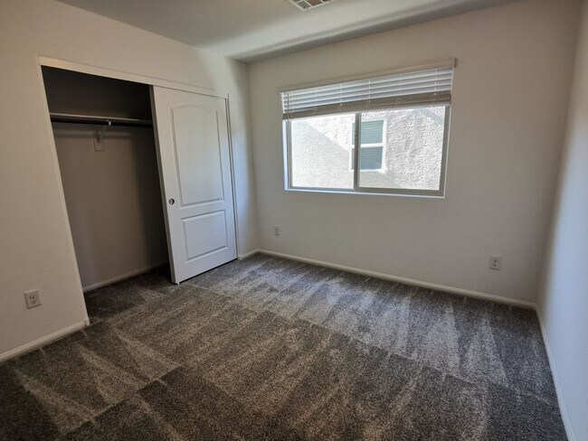 Building Photo - 10755 Henesco Bay St