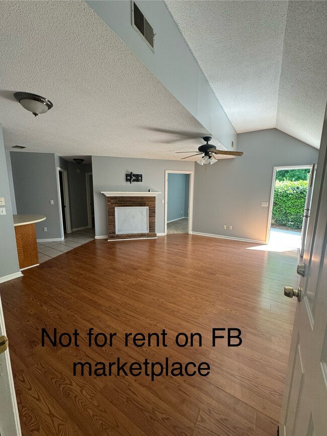 Building Photo - 160 Willow Creek Blvd
