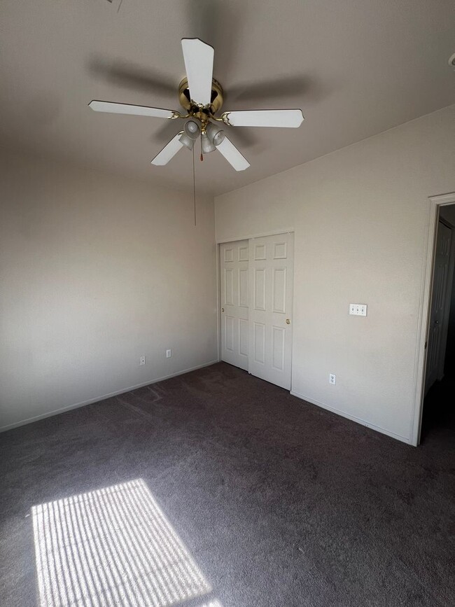 Building Photo - Beautiful Townhome in Gated Black Mountain Vistas (Henderson)