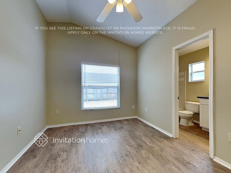 Building Photo - 1028 Vista Palma Way