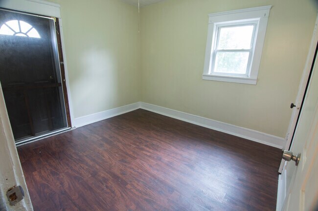 Building Photo - 1461 W 107th St