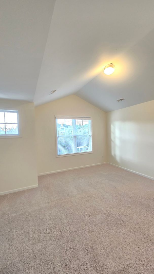 Building Photo - SAYLOR'S WATCH - 3 Bedroom Townhome in Monkey Junction/South Wilmington!