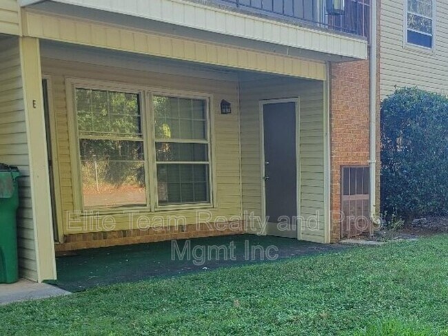 Building Photo - 4604 Coronado Dr