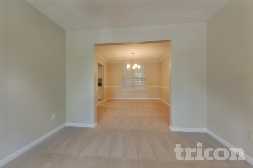 Building Photo - 1101 Tuscany Cir SW