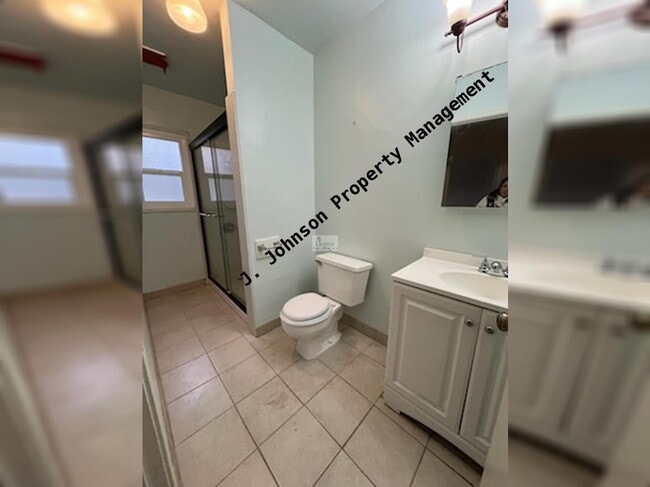 Building Photo - 1BED 1 BTH Available NOW