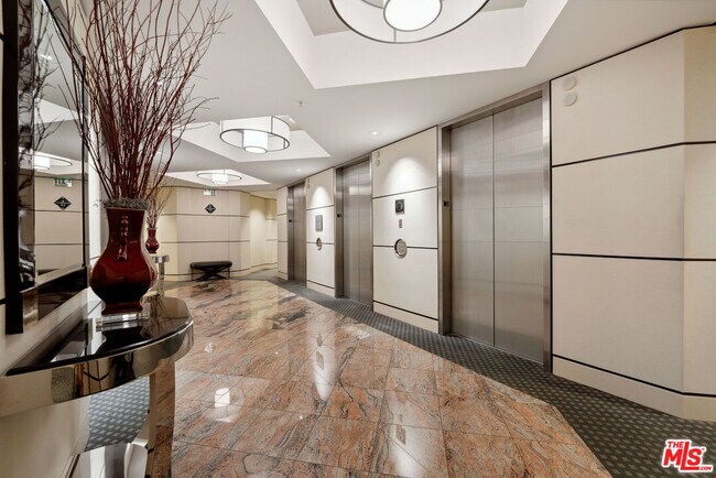 Building Photo - 10490 Wilshire Blvd