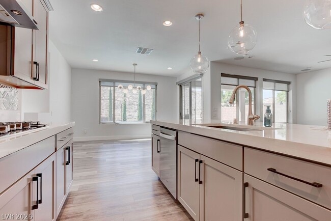 Building Photo - 12735 Coastline Shadow St