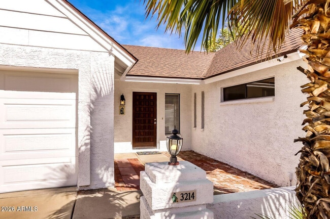 Building Photo - 3214 E Siesta Ln