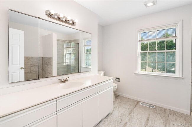 Building Photo - 46 Winterberry Cir
