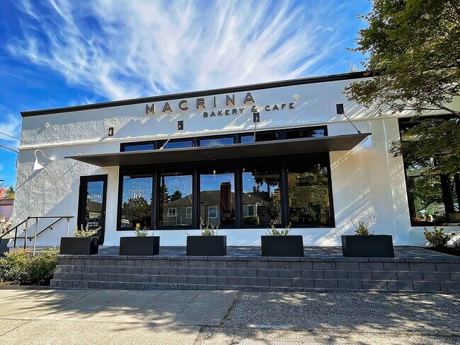 Macrina Bakery Maple Leaf - 9800 Roosevelt Way NE