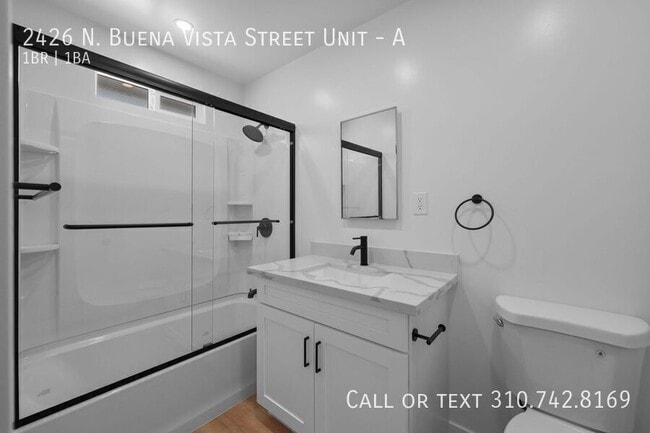 Building Photo - 2426 N Buena Vista St