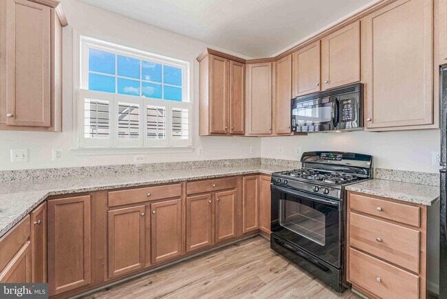 Building Photo - 42235 San Juan Terrace