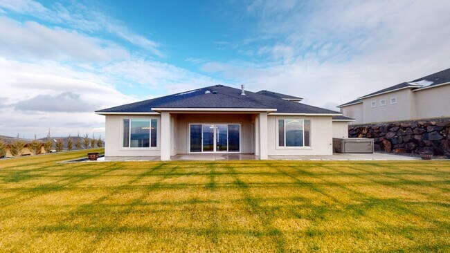 Building Photo - 4 Bedroom, 3 Bath Home in Richland