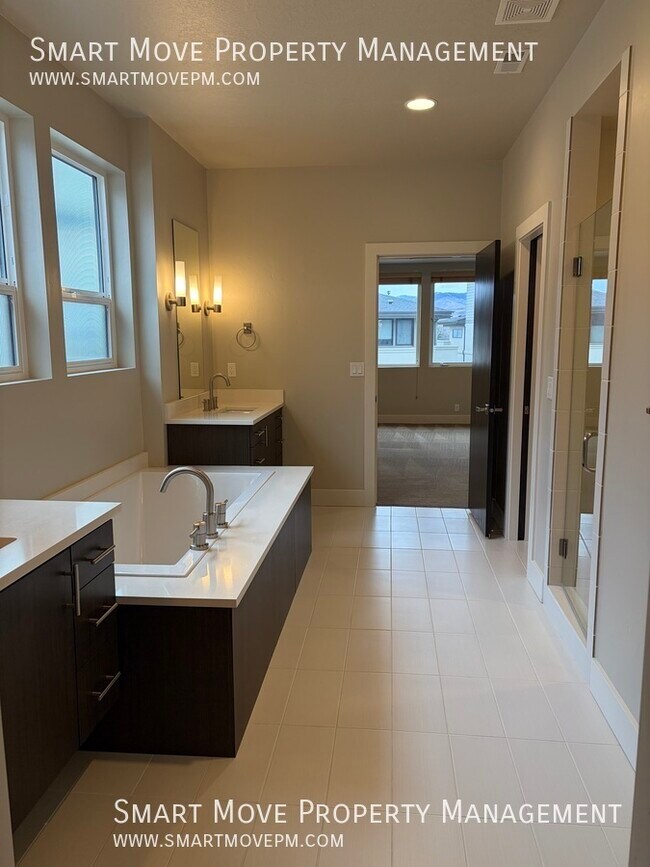 Building Photo - 2929 E Heartleaf Ln