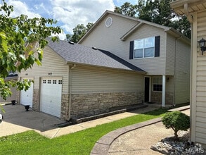 Building Photo - 5423 Lakewood Terrace