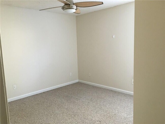 Building Photo - 655 Alstonefield Dr