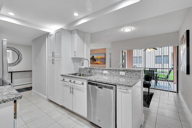 Building Photo - 12641 Westhampton Cir