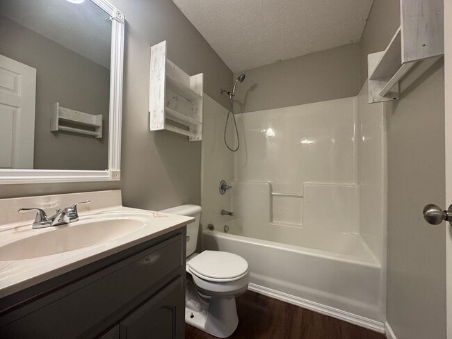 Building Photo - Beautiful Single Family Home in Clarksville