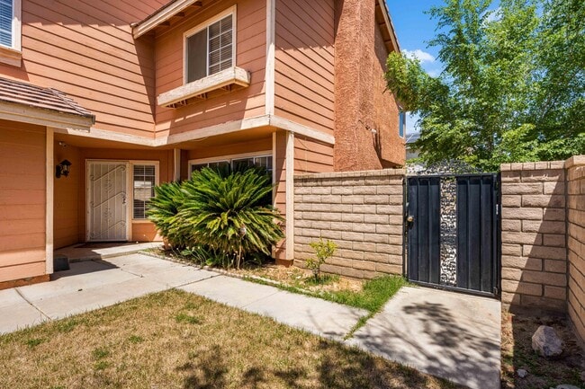 Building Photo - 45322 Pickford Ave