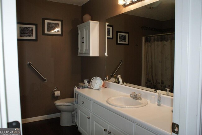 Building Photo - 211 Lucas Way